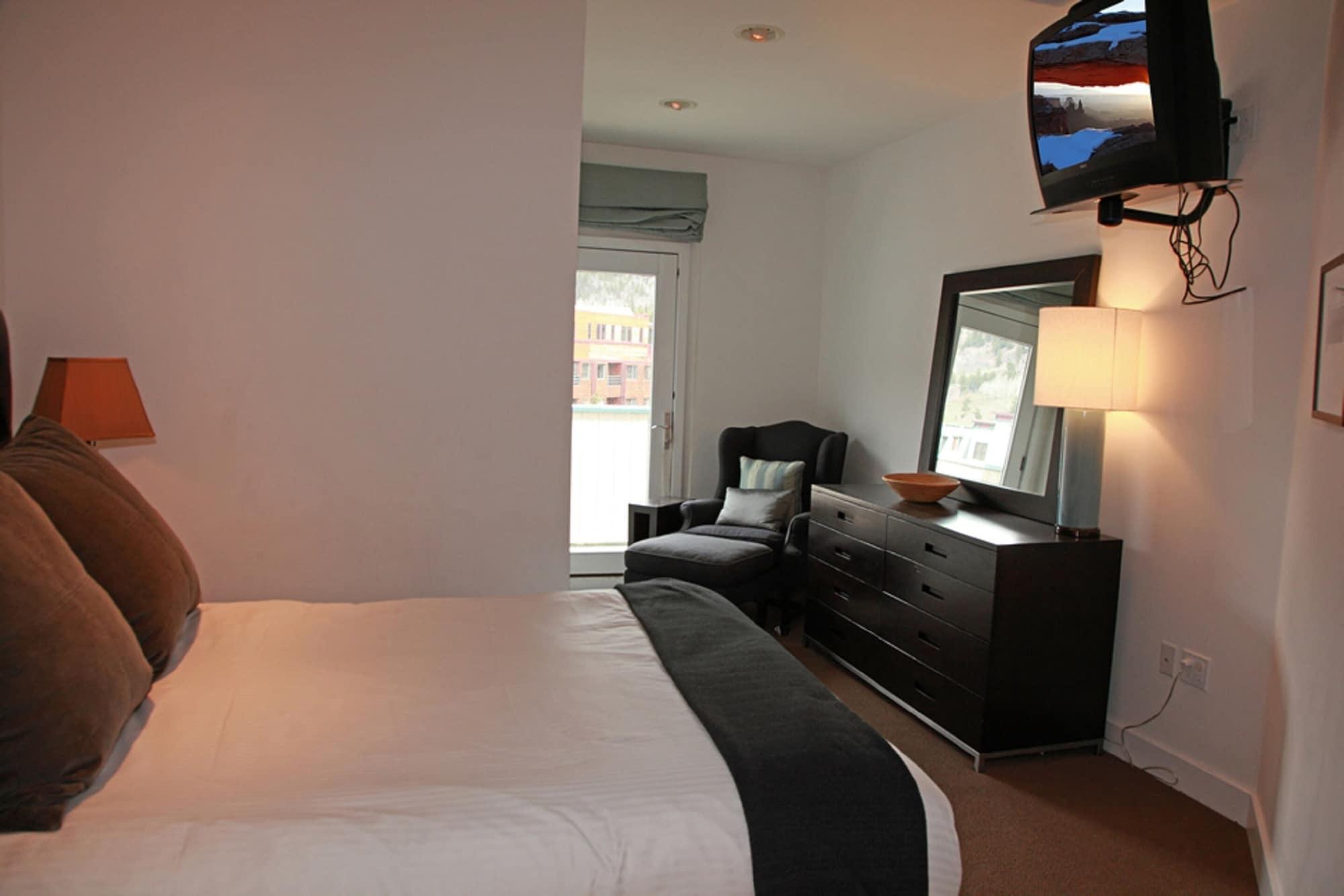Camel's Garden 3*